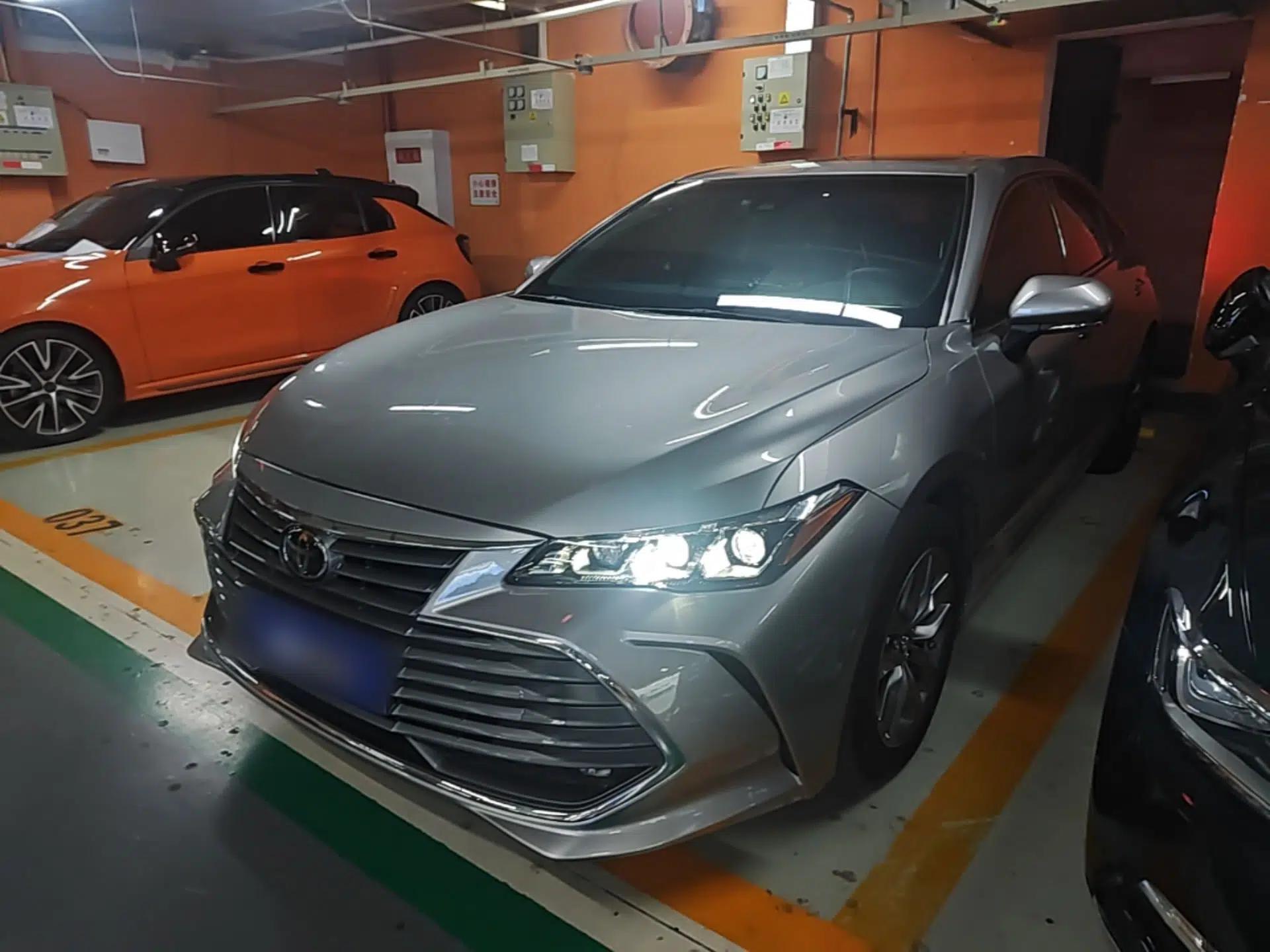 Toyota Avalon 2019 2.0L Luxury Edition China VI Standard — миниатюра 1
