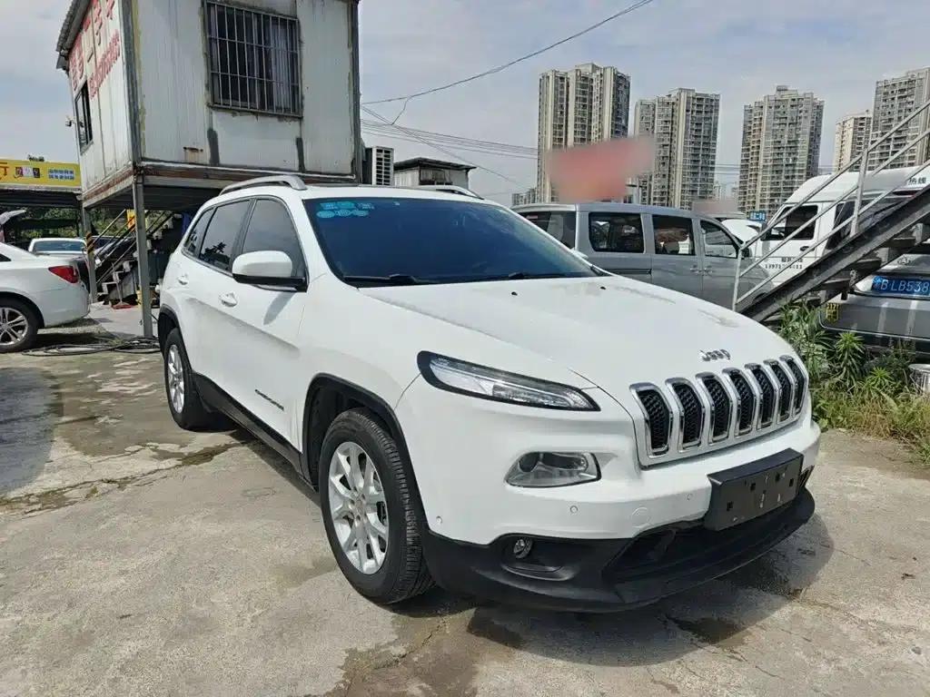 Jeep Cherokee 2016 2.0L Smart Edition — миниатюра 4