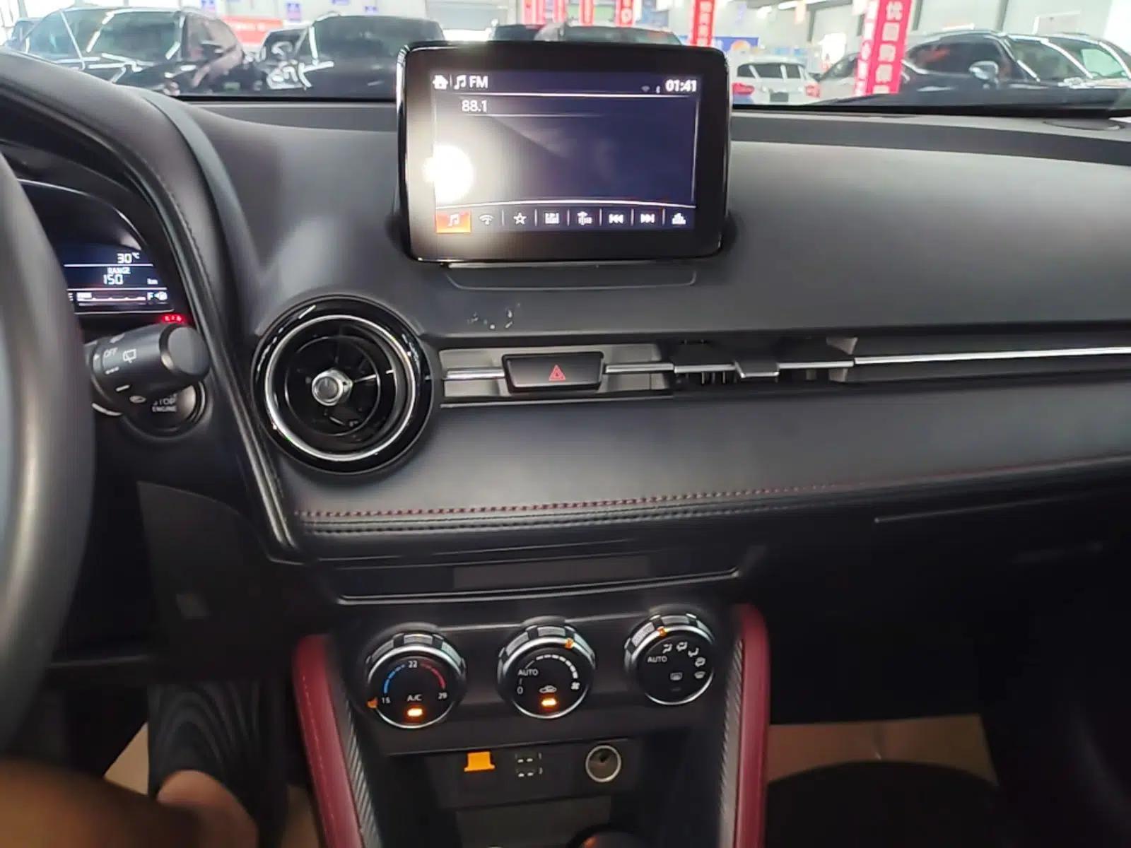 Mazda CX-3 2018 2.0L Automatic Prestige Edition — миниатюра 15