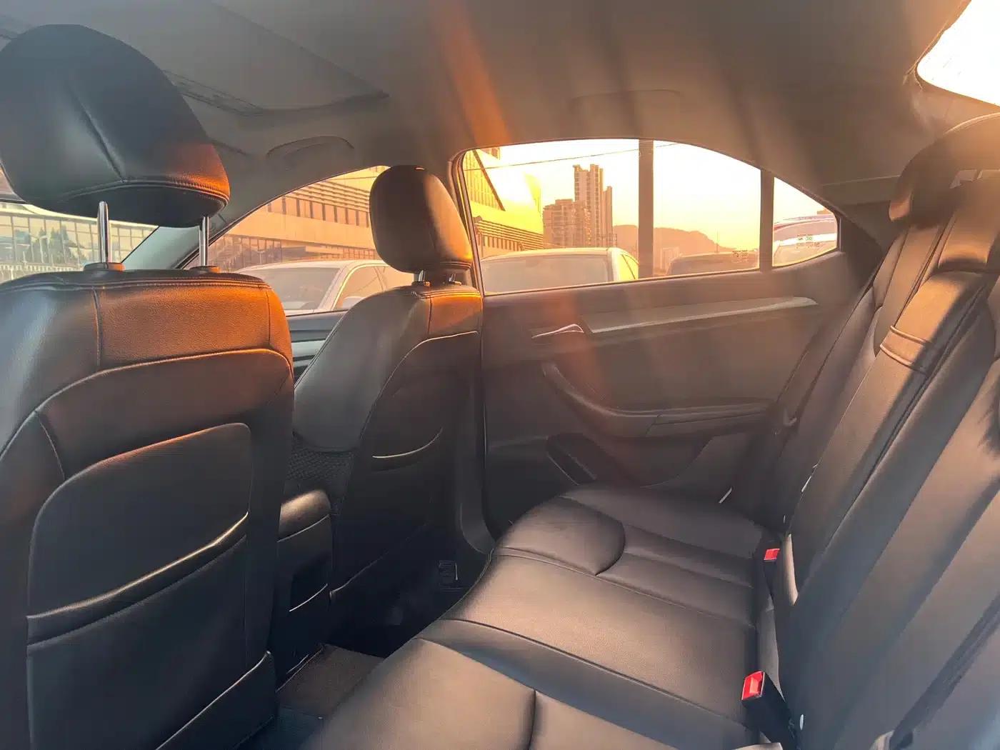 Roewe 360 2015 1.5L Automatic Deluxe Edition — миниатюра 5