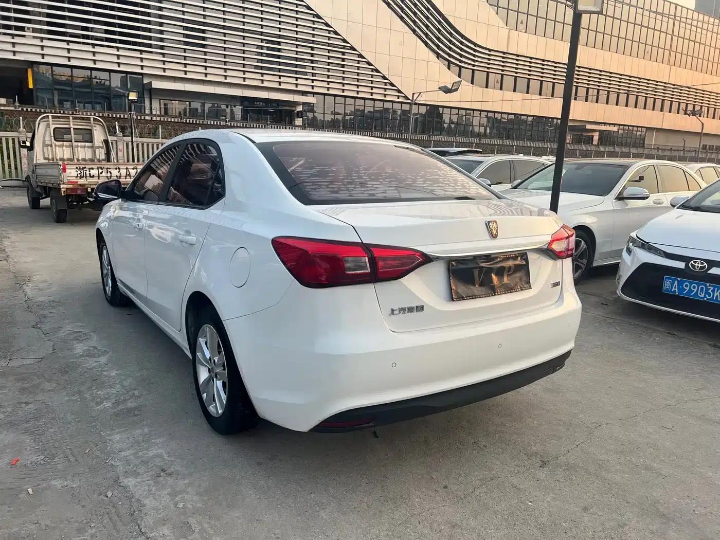 Roewe 360 2015 1.5L Automatic Deluxe Edition — миниатюра 8