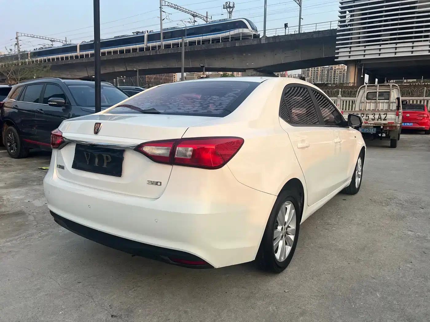 Roewe 360 2015 1.5L Automatic Deluxe Edition — миниатюра 9