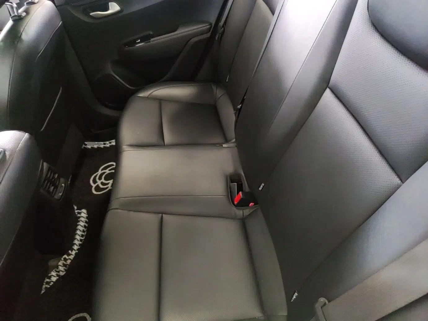 Kia K2 2017 Sedan 1.4L Automatic Transmission 15th Anniversary Special Edition GLS — миниатюра 20
