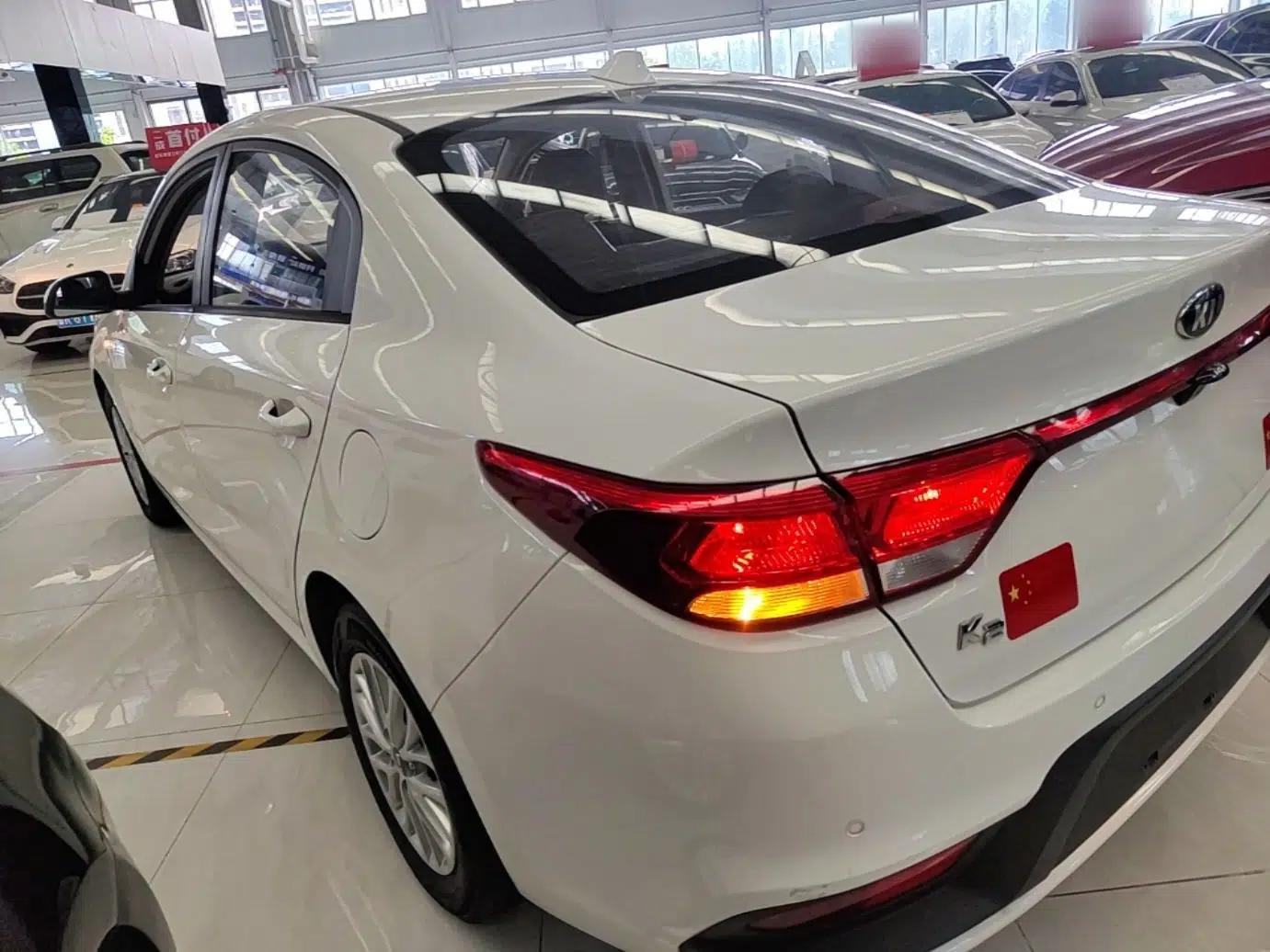 Kia K2 2017 Sedan 1.4L Automatic Transmission 15th Anniversary Special Edition GLS — миниатюра 4