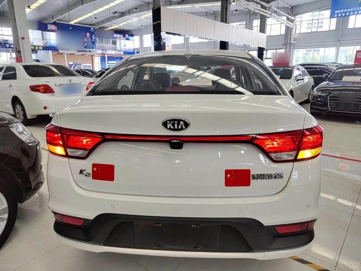 Kia K2 2017 Sedan 1.4L Automatic Transmission 15th Anniversary Special Edition GLS — миниатюра 5