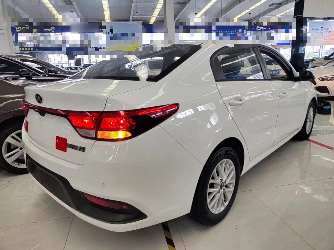 Kia K2 2017 Sedan 1.4L Automatic Transmission 15th Anniversary Special Edition GLS — миниатюра 6