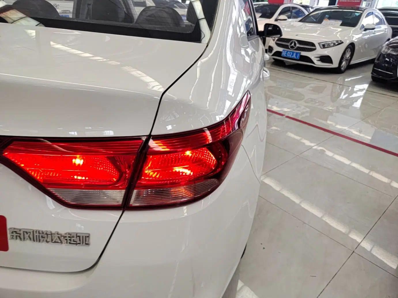 Kia K2 2017 Sedan 1.4L Automatic Transmission 15th Anniversary Special Edition GLS — миниатюра 9