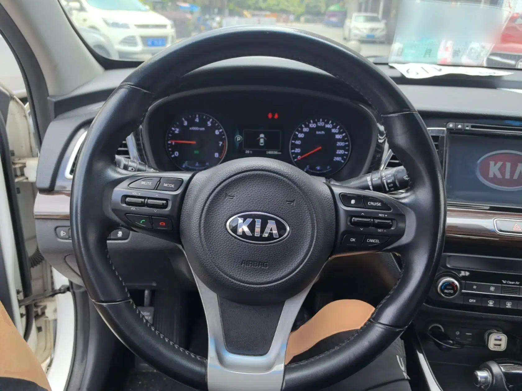 Kia K4 2015 1.8L Automatic DLX Special — миниатюра 13