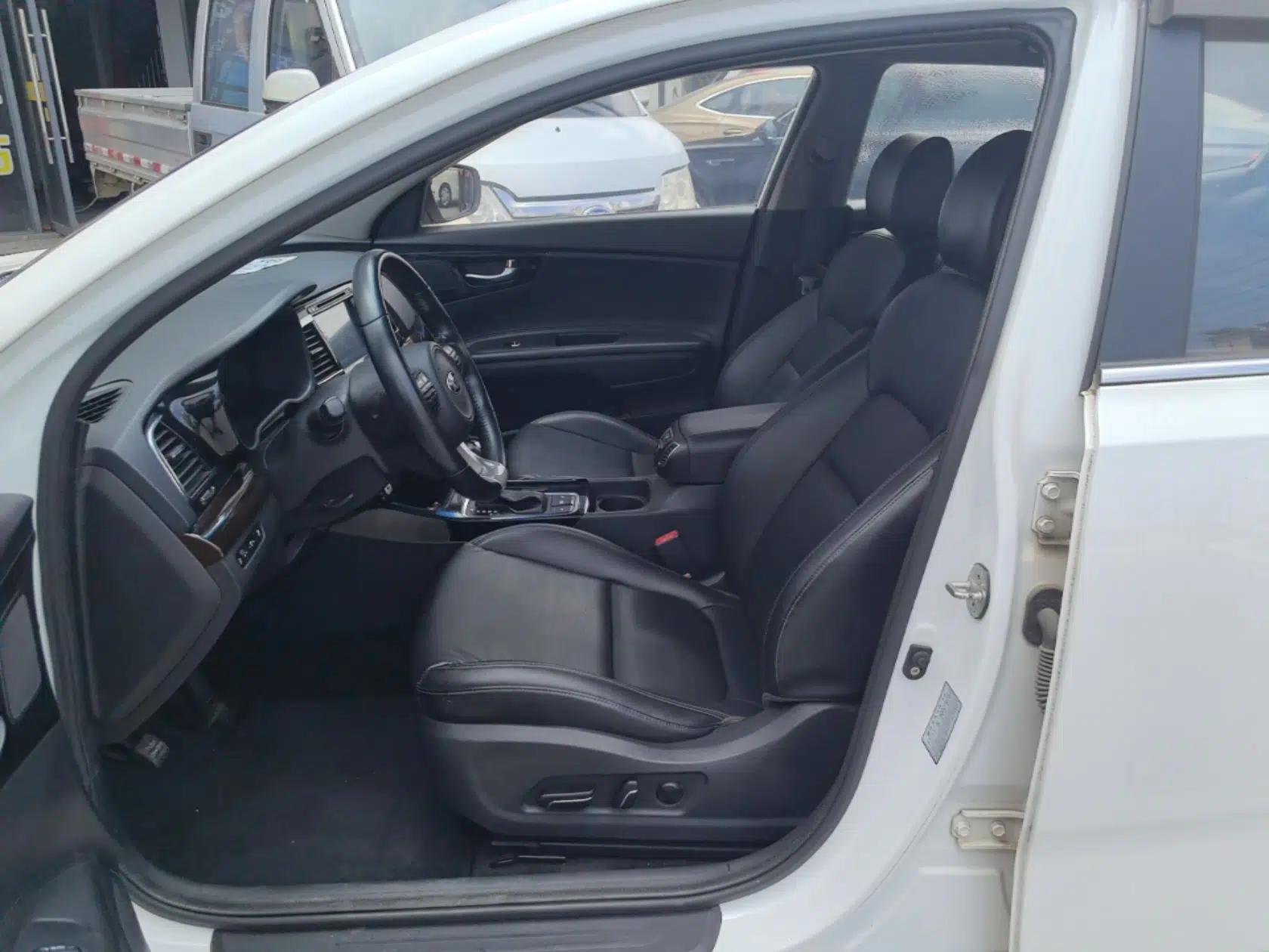 Kia K4 2015 1.8L Automatic DLX Special — миниатюра 17