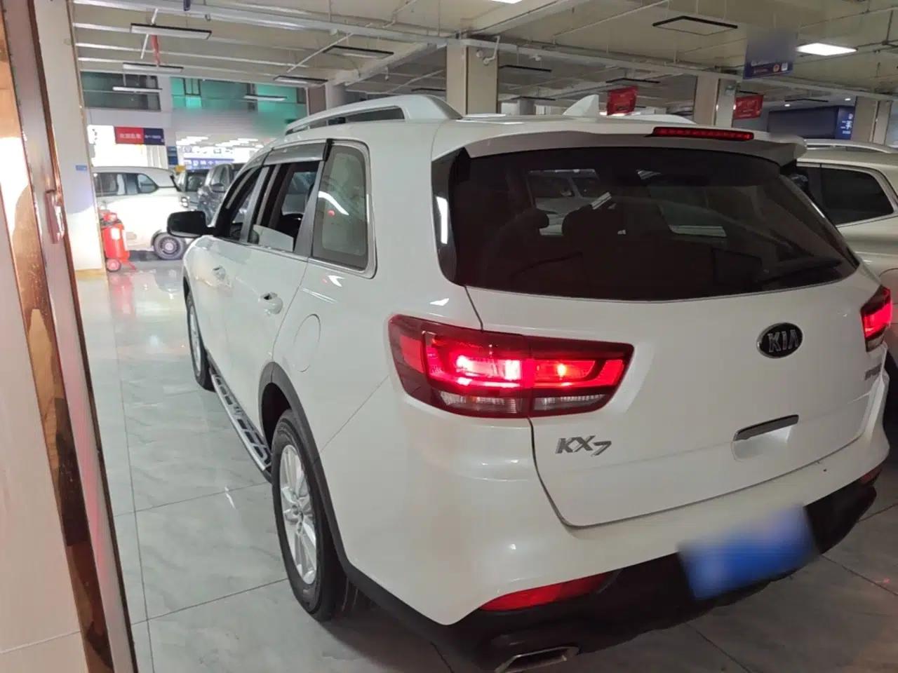 Kia KX7 2017 2.0L Automatic 2WD GL 5 Seats — миниатюра 13
