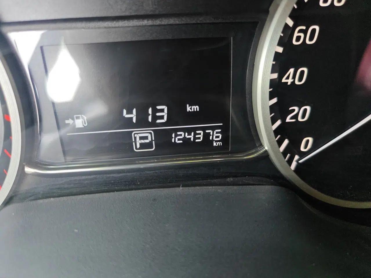 Nissan Sylphy 2018 1.6XV CVT Deluxe Edition — миниатюра 12