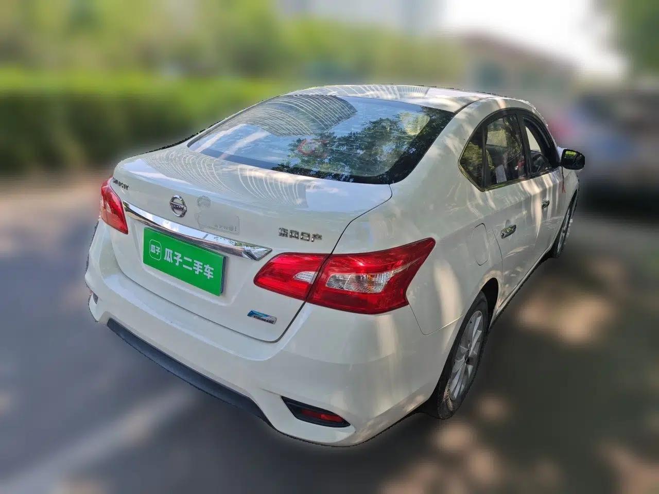 Nissan Sylphy 2018 1.6XV CVT Deluxe Edition — миниатюра 6