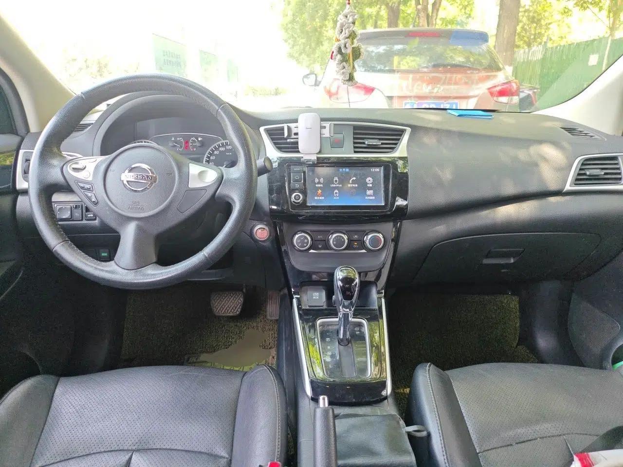 Nissan Sylphy 2018 1.6XV CVT Deluxe Edition — миниатюра 9