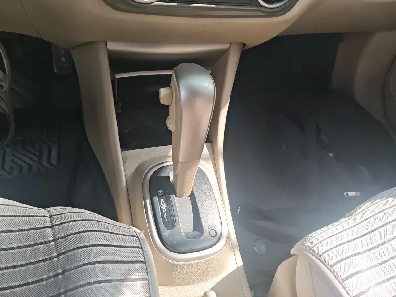 Nissan Sylphy 2016 Classic 1.6XE Automatic Comfort Edition — миниатюра 14