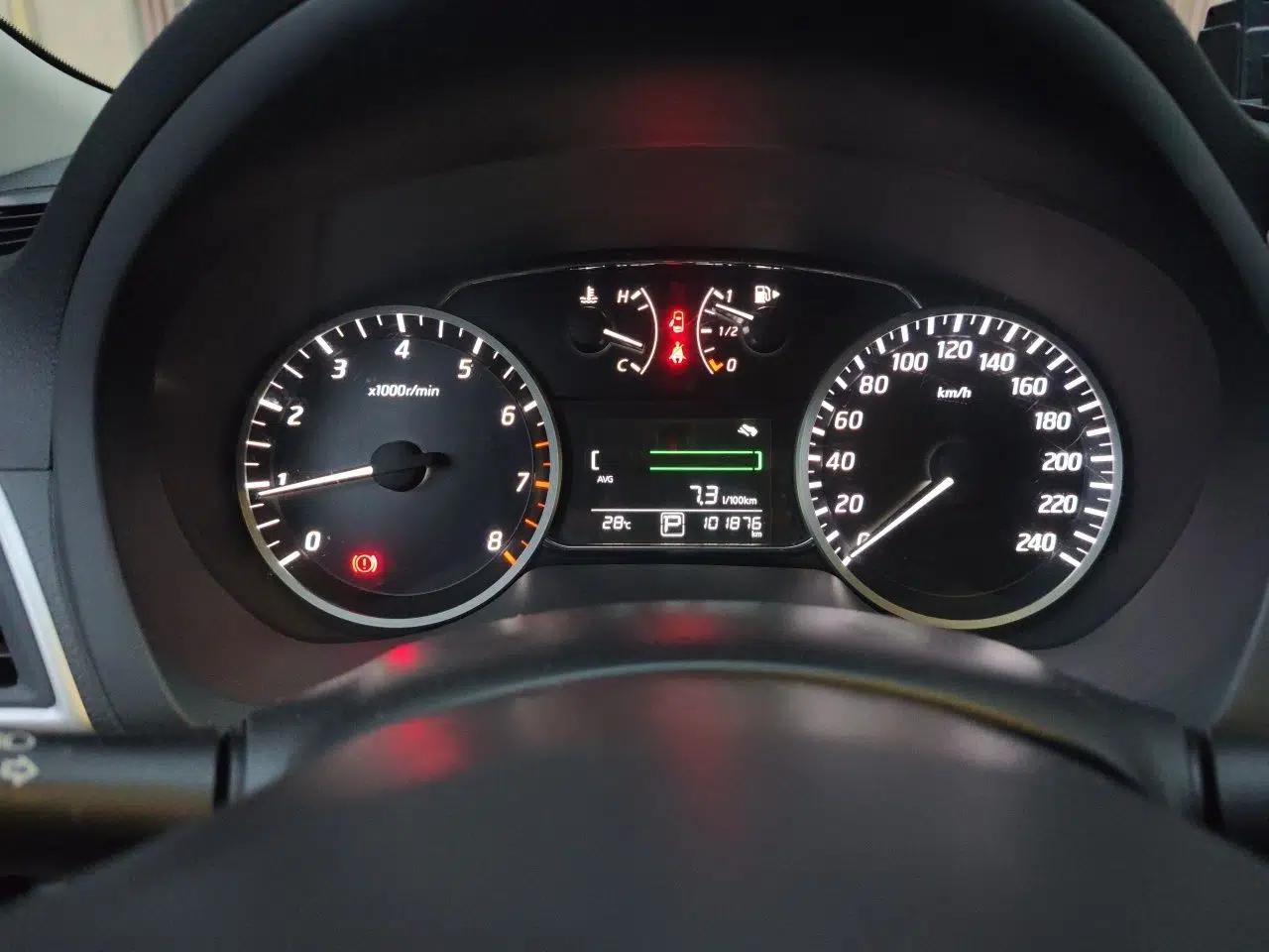 Nissan Sylphy 2016 1.8XV CVT Prestige Edition — миниатюра 11