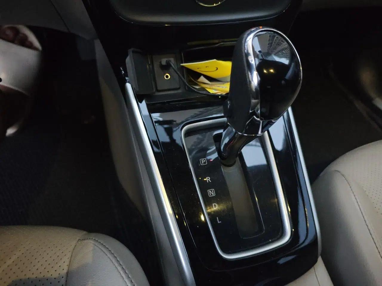 Nissan Sylphy 2016 1.8XV CVT Prestige Edition — миниатюра 14