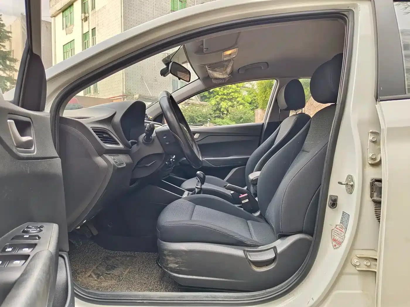 2016 Hyundai Verna 1.4L Manual GLS Cool Edition — миниатюра 7