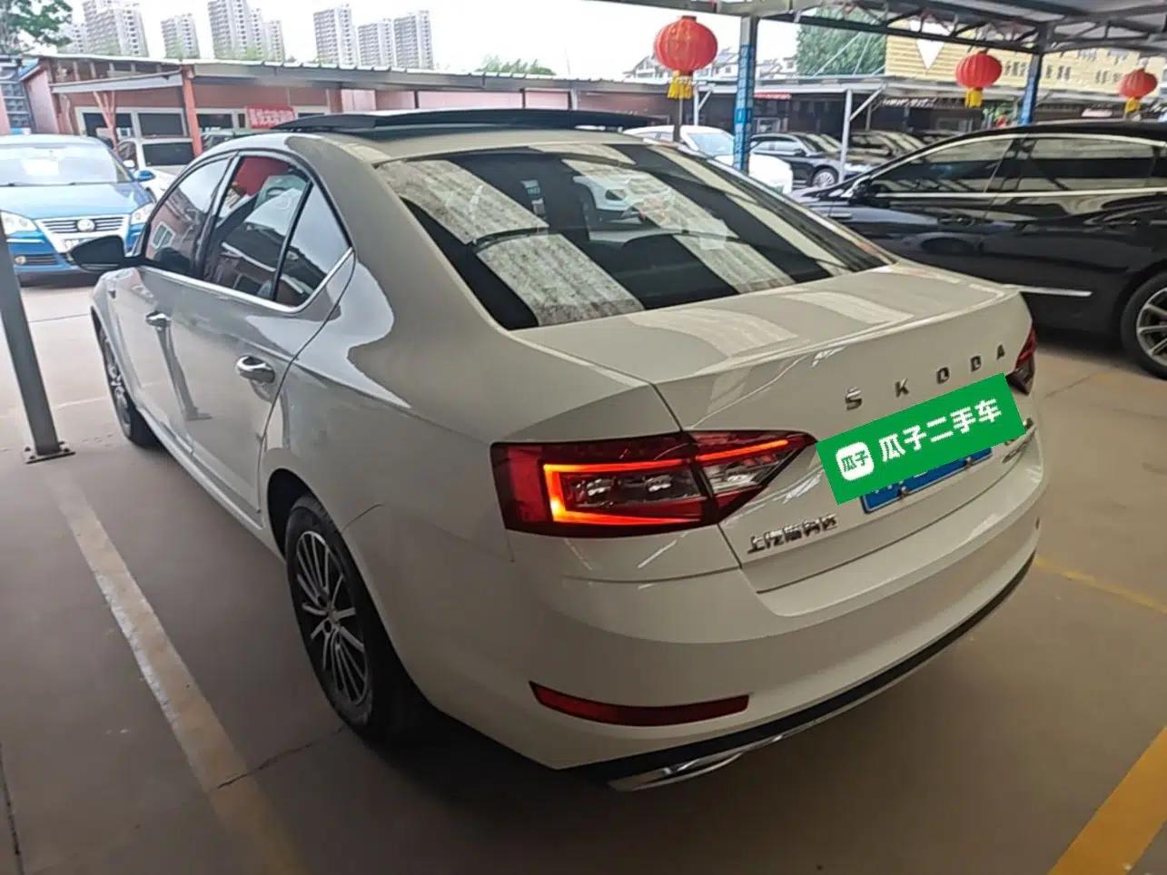 Skoda Octavia 2019 1.5L Automatic Smart Drive Luxury Edition China VI Standard — миниатюра 4