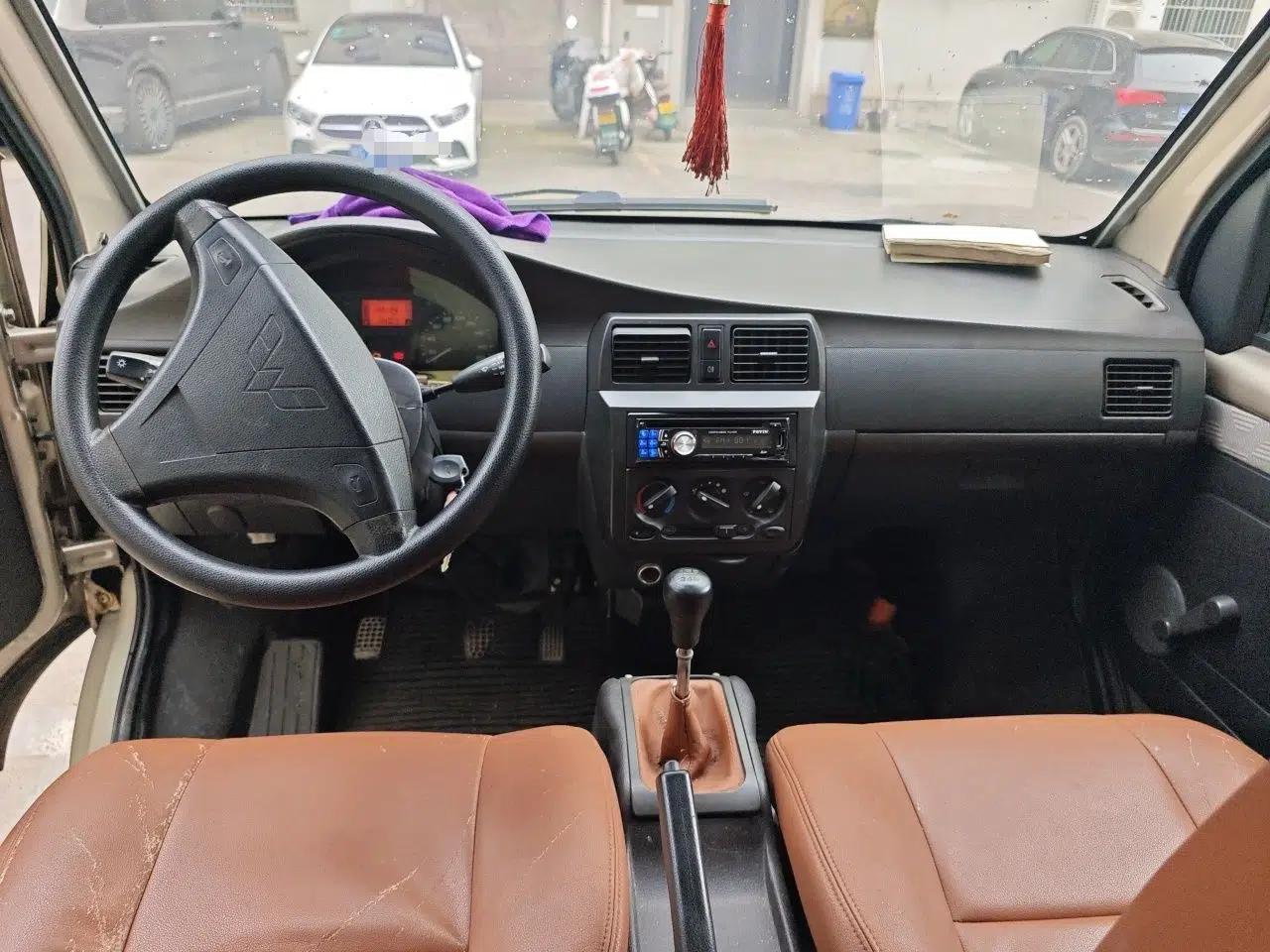 Wuling Rongguang 2012 1.5L Extended Basic Version — миниатюра 9