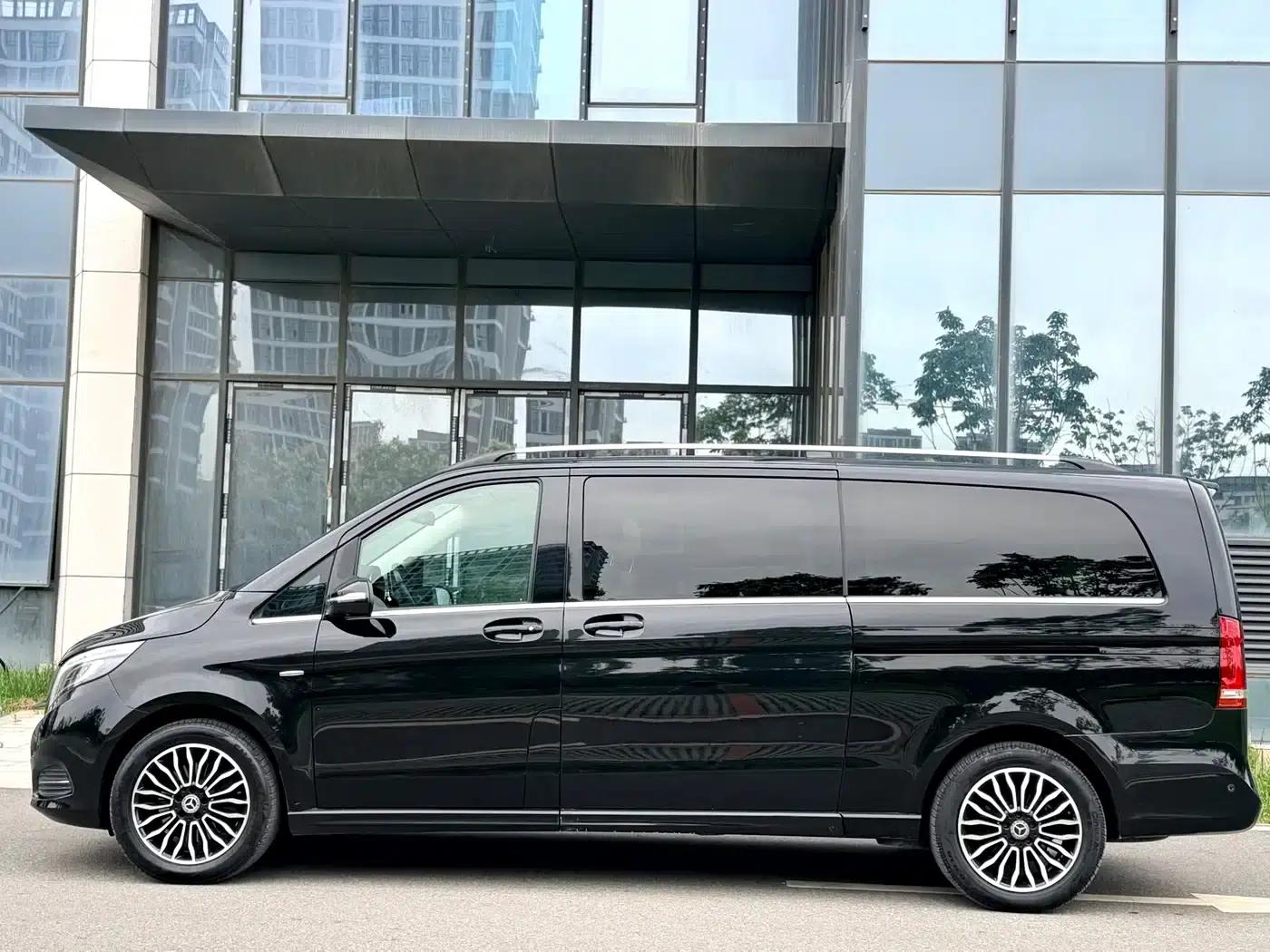 Mercedes-Benz V-Class 2018 V 260 L Premium Extended Edition (China V Emission Standard) — миниатюра 3