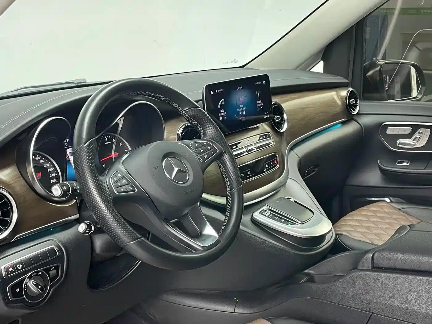 Mercedes-Benz V-Class 2020 V 260 Premium Edition — миниатюра 8