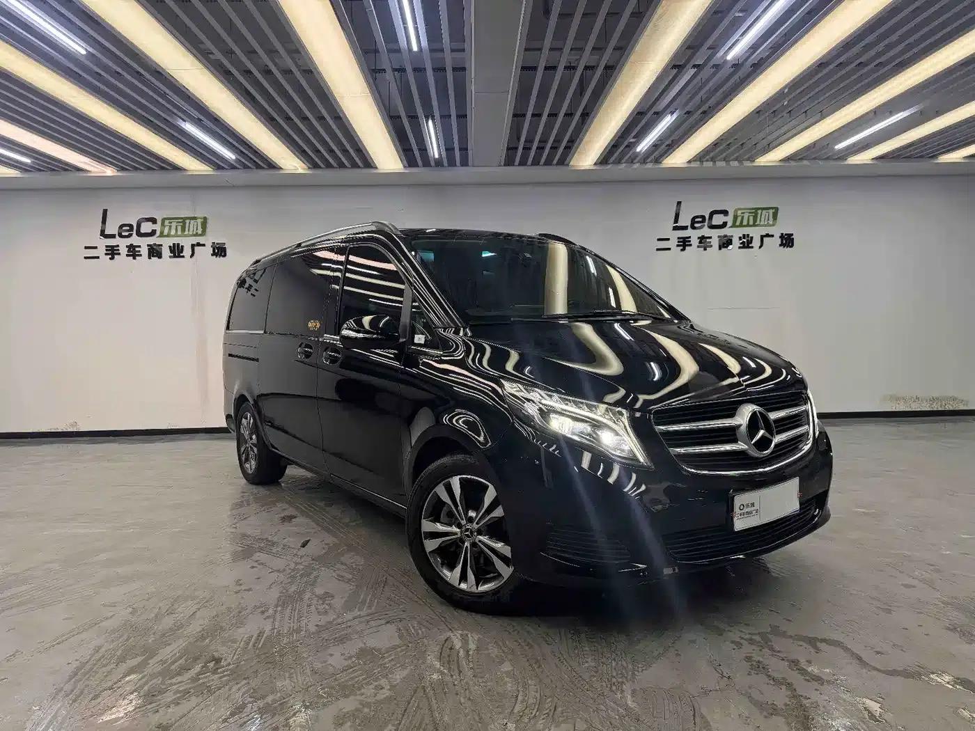 Mercedes-Benz V-Class 2018 V 260 Navigator Edition (China VI Emission Standard) — миниатюра 3