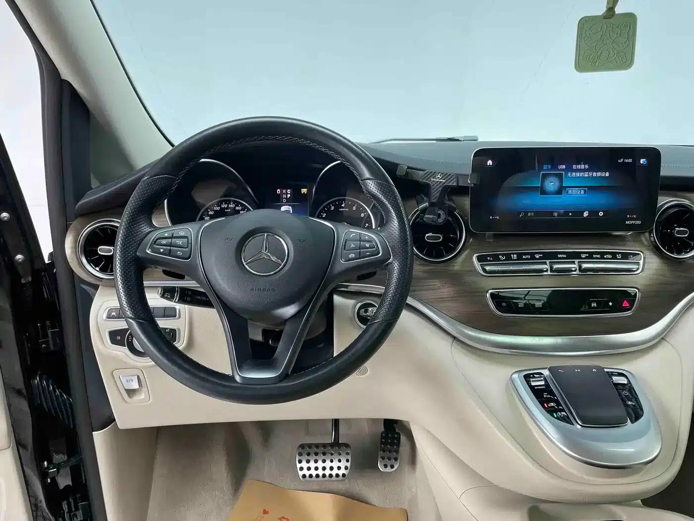 Mercedes-Benz V-Class 2022 V 260 L Long Wheelbase Luxury Edition — миниатюра 13