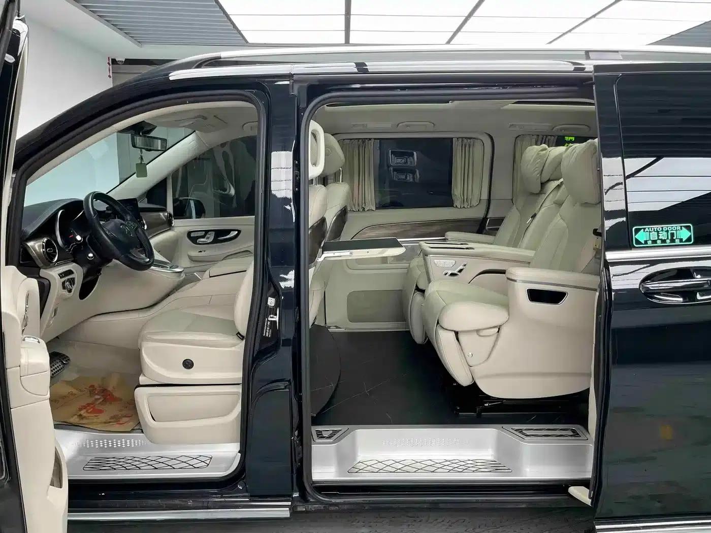 Mercedes-Benz V-Class 2022 V 260 L Long Wheelbase Luxury Edition — миниатюра 15