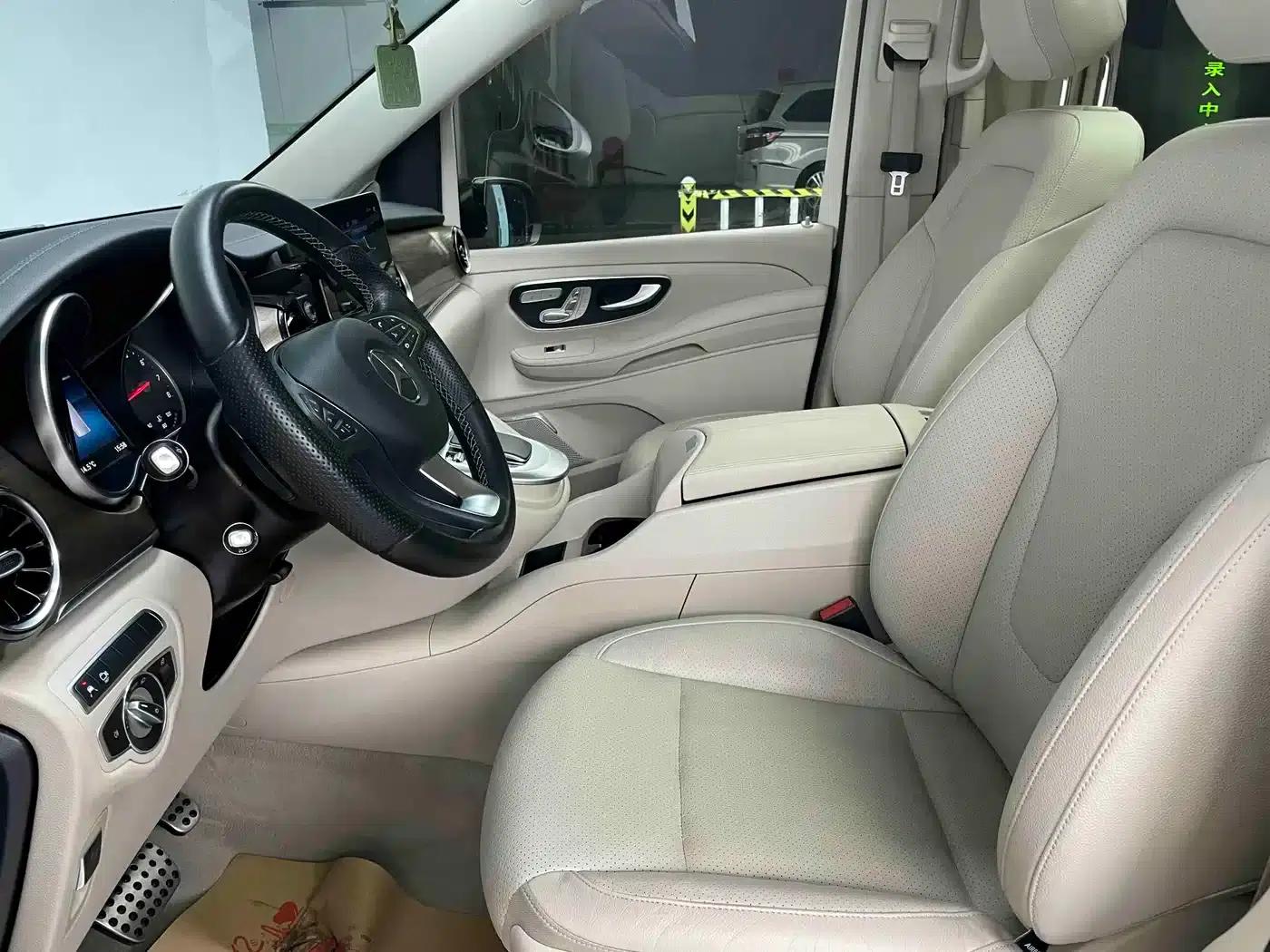 Mercedes-Benz V-Class 2022 V 260 L Long Wheelbase Luxury Edition — миниатюра 18
