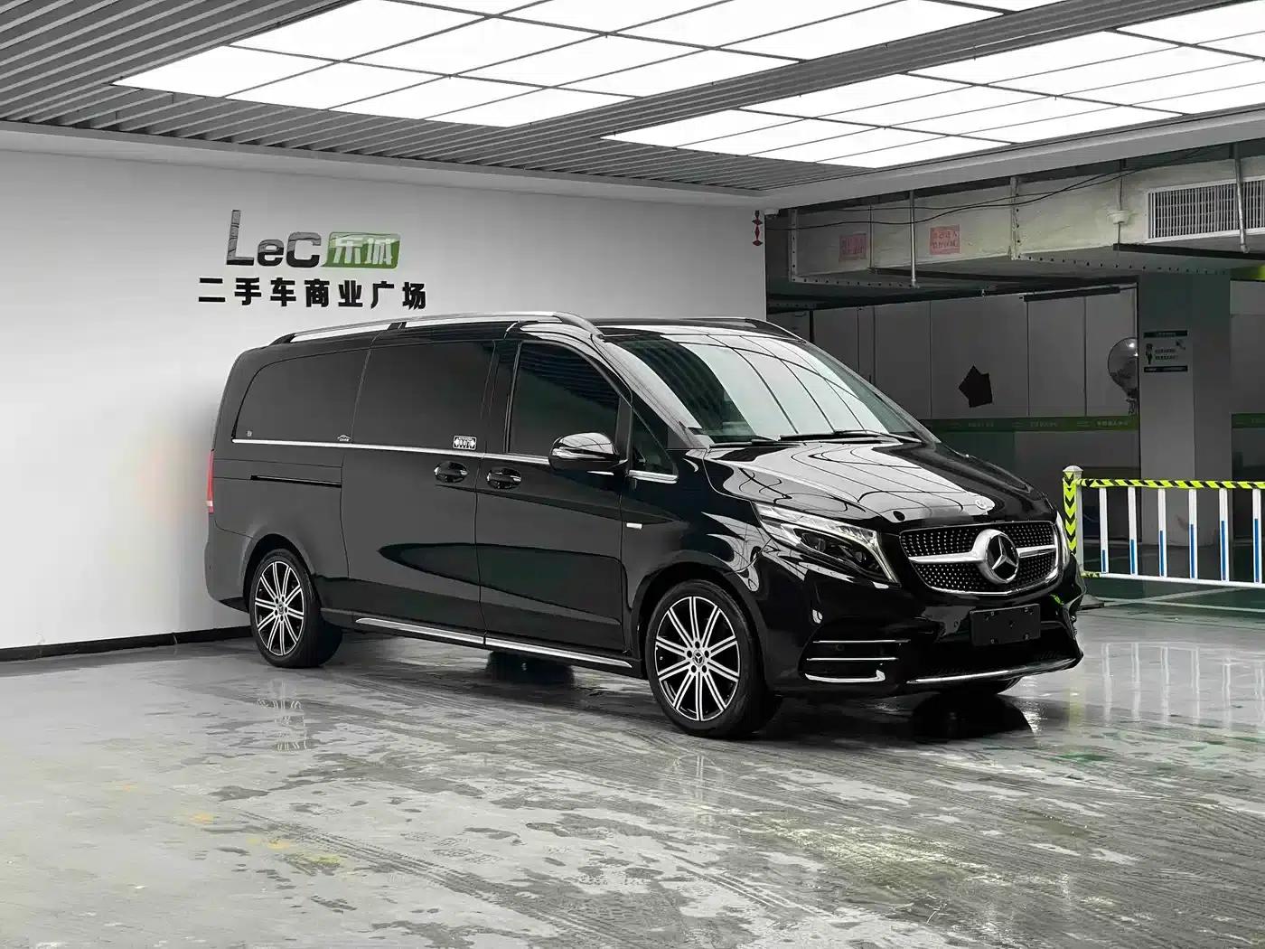 Mercedes-Benz V-Class 2022 V 260 L Long Wheelbase Luxury Edition — миниатюра 3