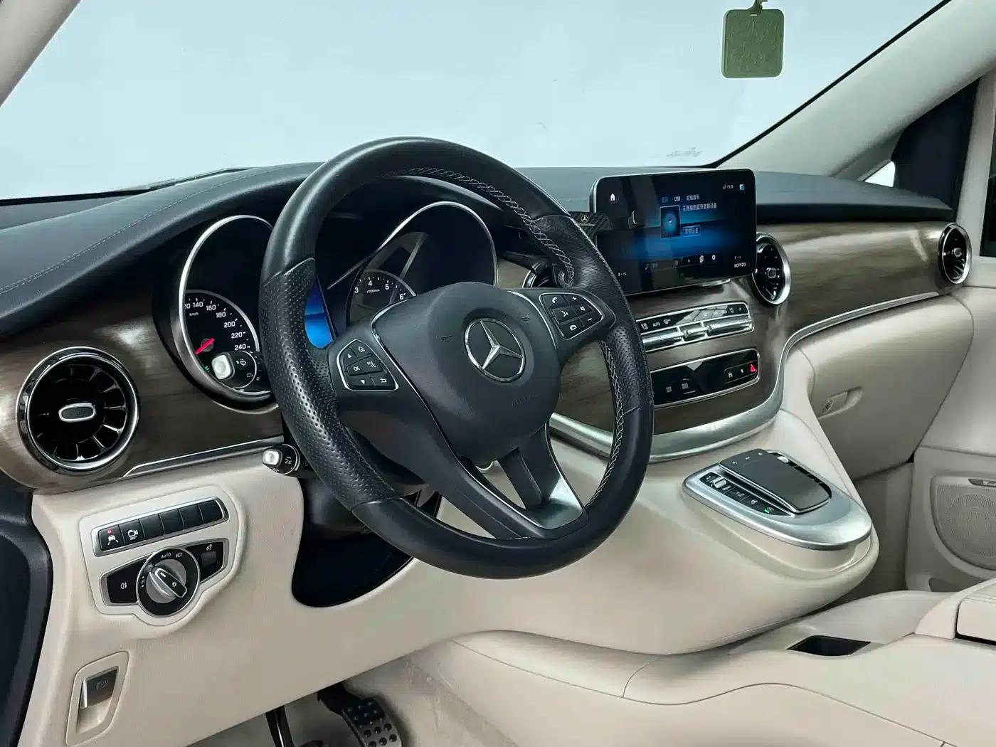 Mercedes-Benz V-Class 2022 V 260 L Long Wheelbase Luxury Edition — миниатюра 22