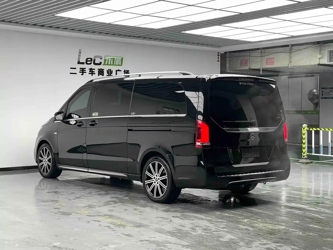Mercedes-Benz V-Class 2022 V 260 L Long Wheelbase Luxury Edition — миниатюра 6