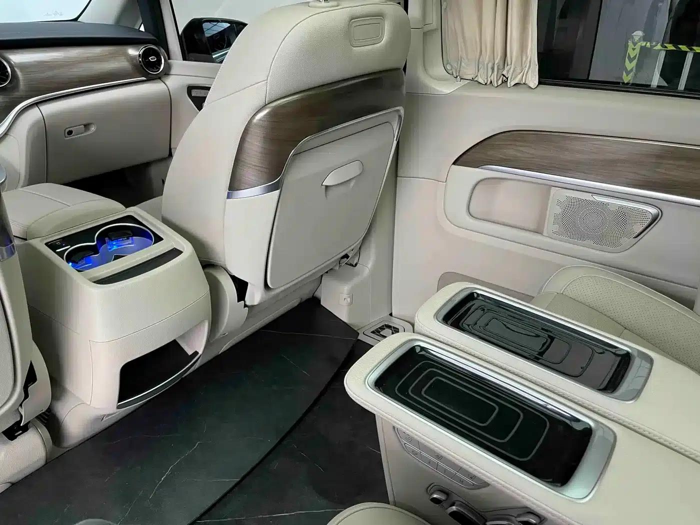 Mercedes-Benz V-Class 2022 V 260 L Long Wheelbase Luxury Edition — миниатюра 7