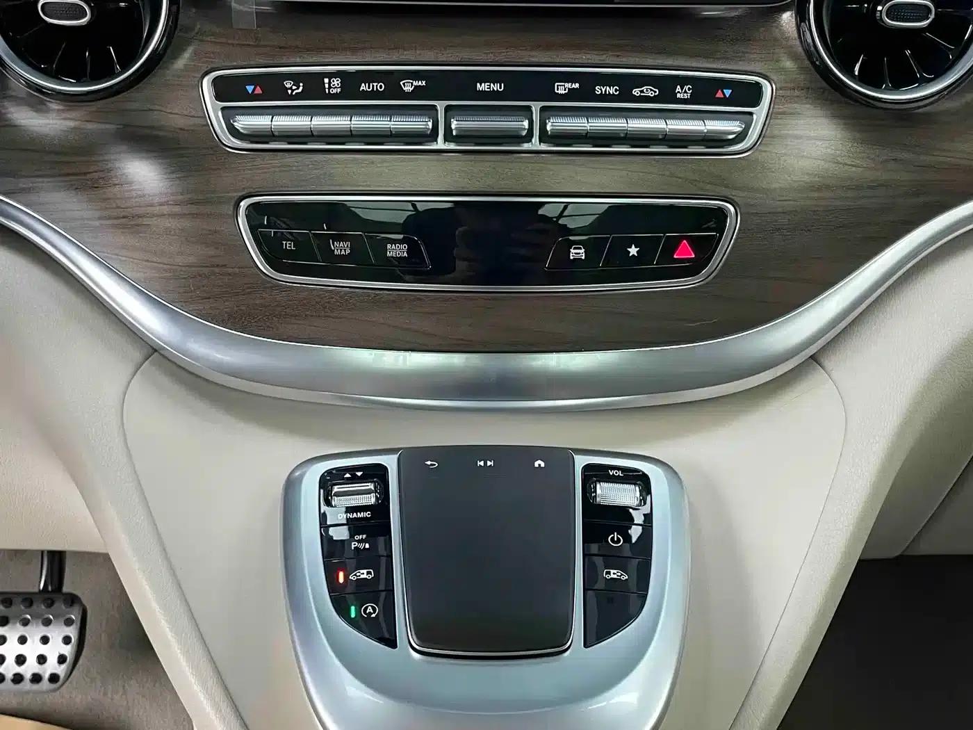 Mercedes-Benz V-Class 2022 V 260 L Long Wheelbase Luxury Edition — миниатюра 9