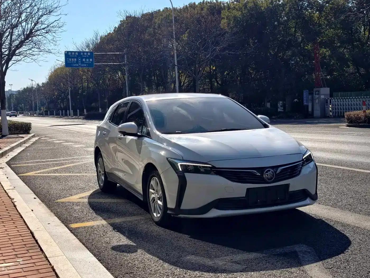 Buick Velite 6 2022 Plug-in Hybrid Connected Fashion Edition — миниатюра 3