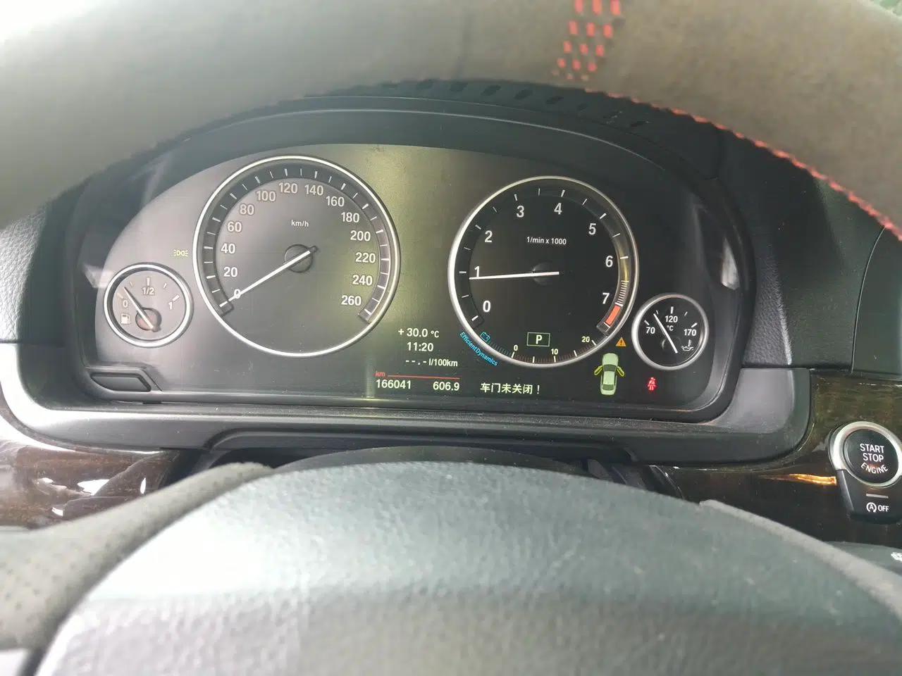 BMW 5 Series 2014 525Li Leading Model — миниатюра 11