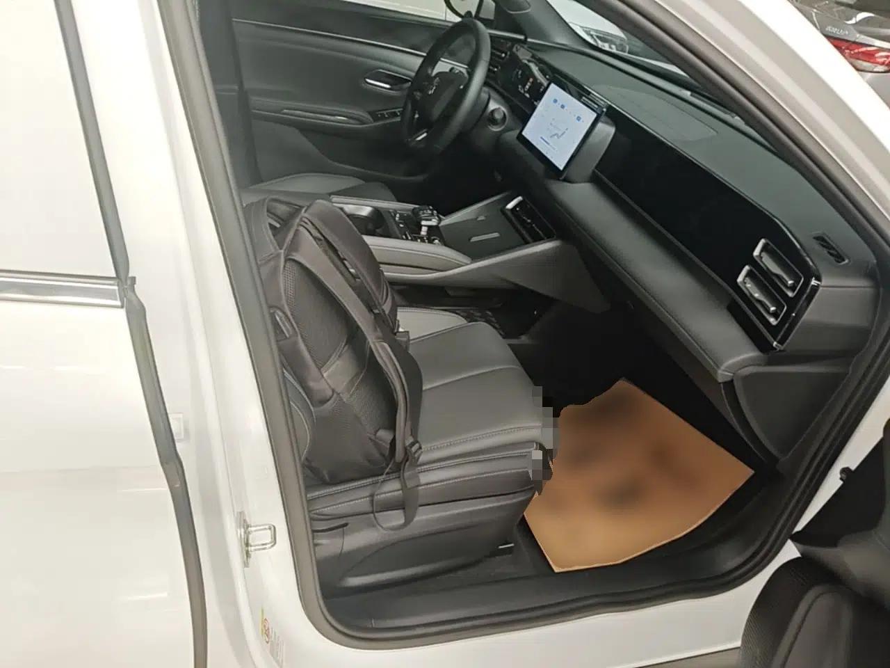 BYD Qin L 2024 DM-i 80KM Leading Model — миниатюра 19