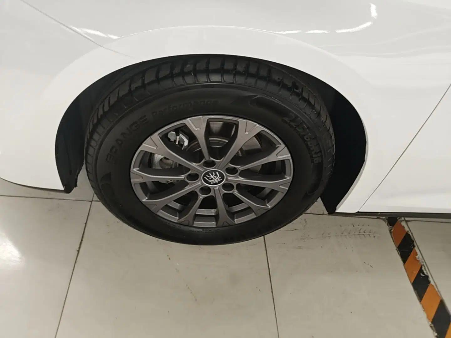 BYD Qin L 2024 DM-i 80KM Leading Model — миниатюра 10