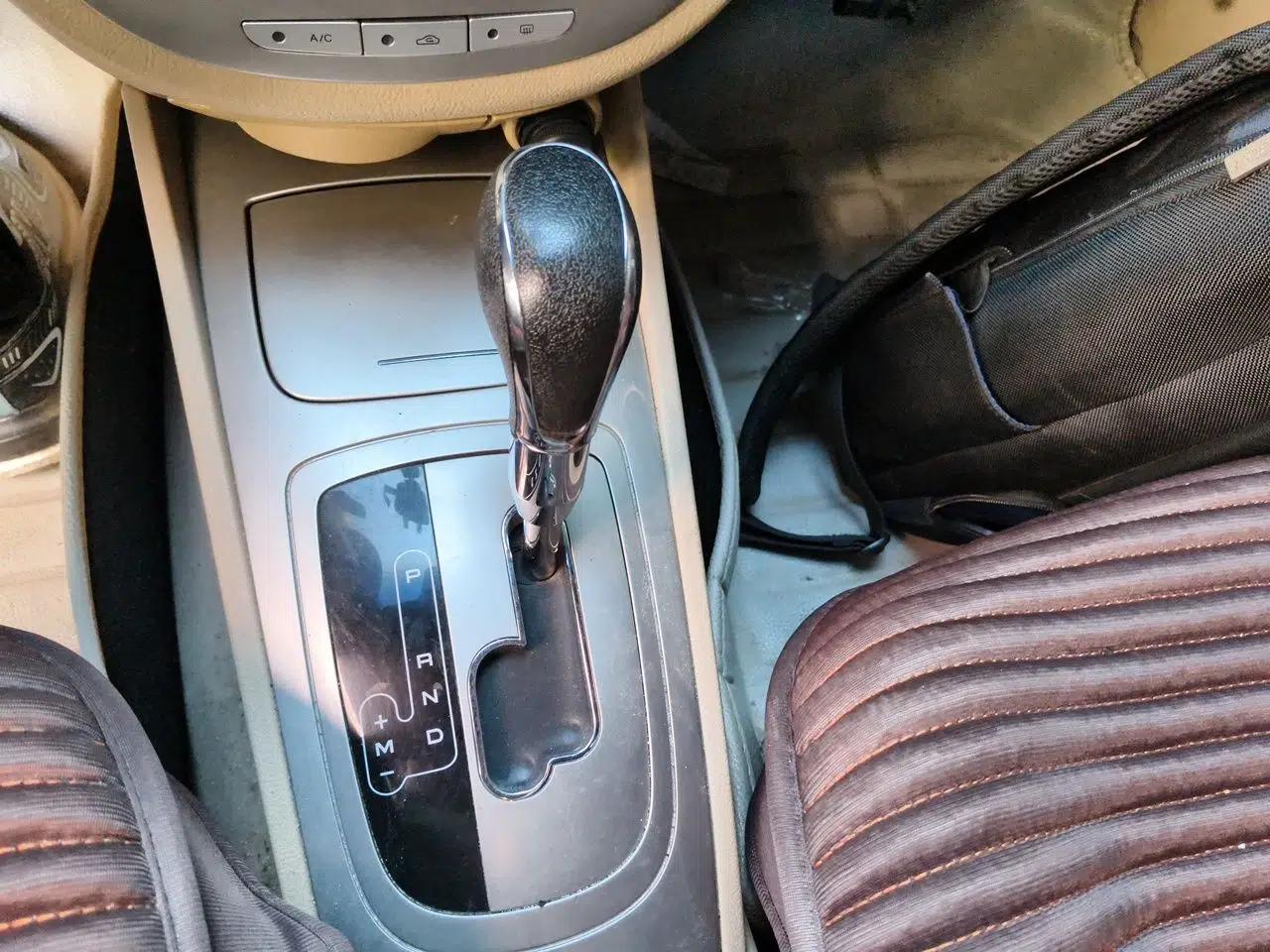 Buick Excelle 2013 1.5L Automatic Classic Model — миниатюра 14