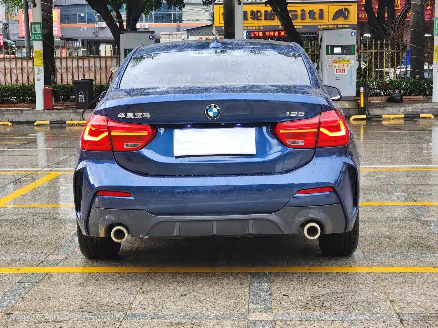 2022 BMW 1 Series 120i M Sport — миниатюра 5