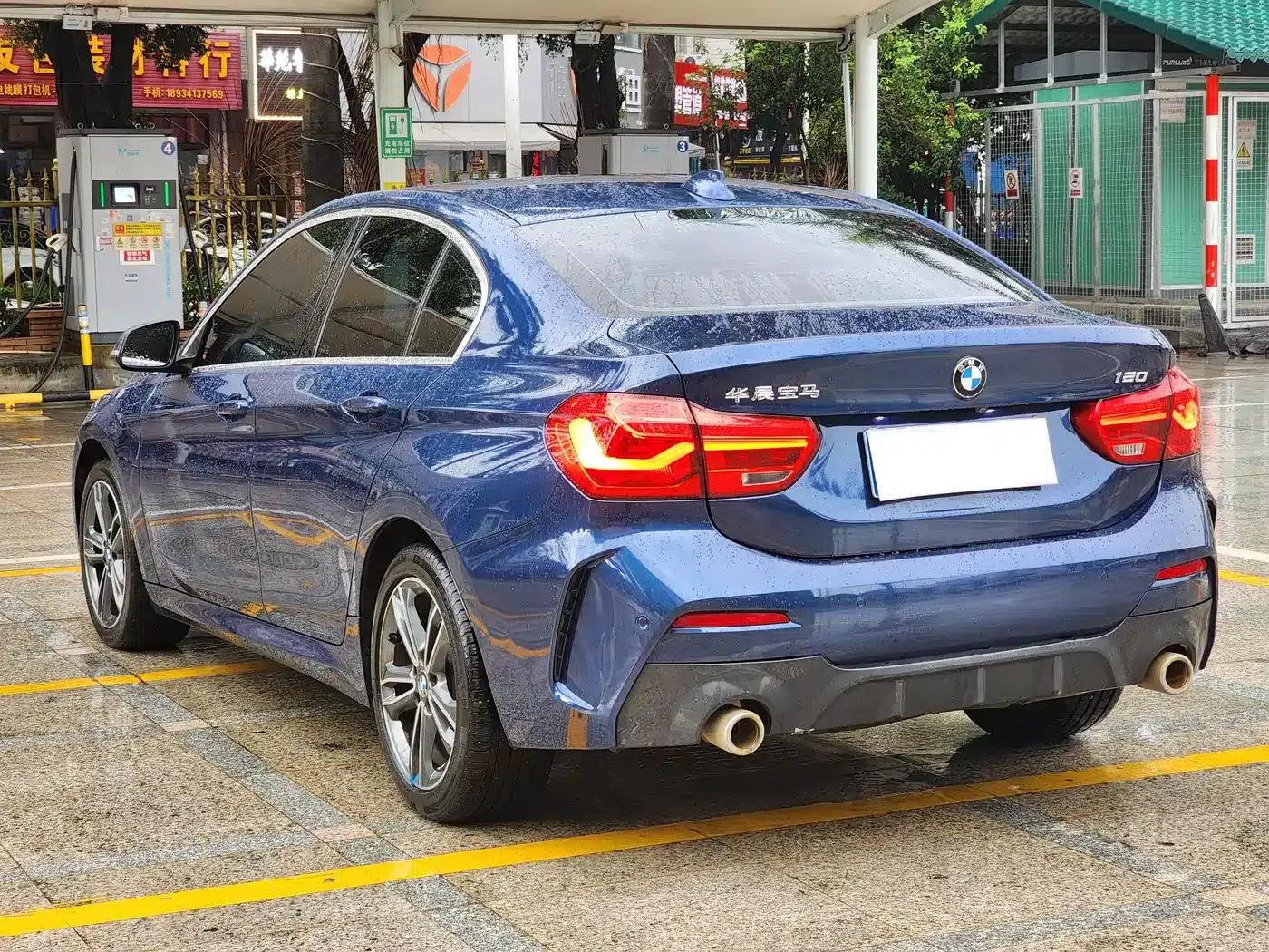 2022 BMW 1 Series 120i M Sport — миниатюра 7