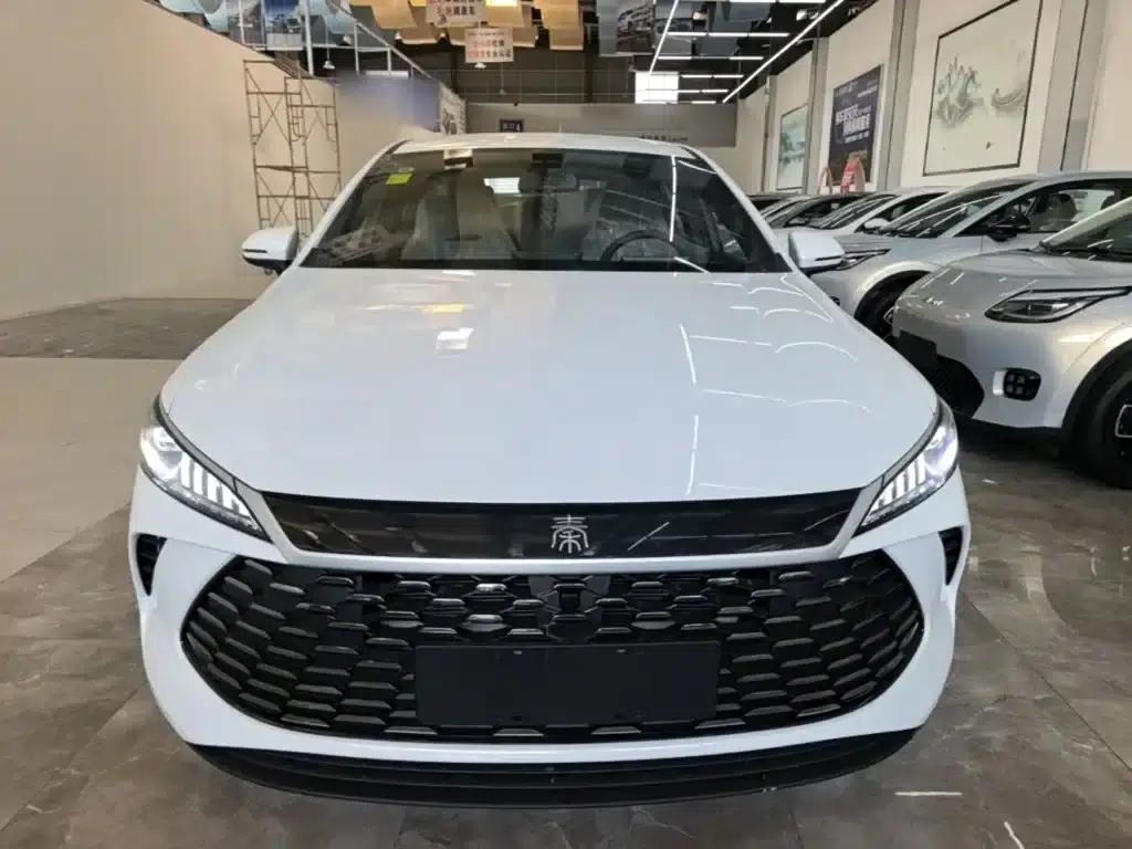 Qin PLUS 2025 DM-i Smart Driving Edition 128KM Progressive Model — миниатюра 3