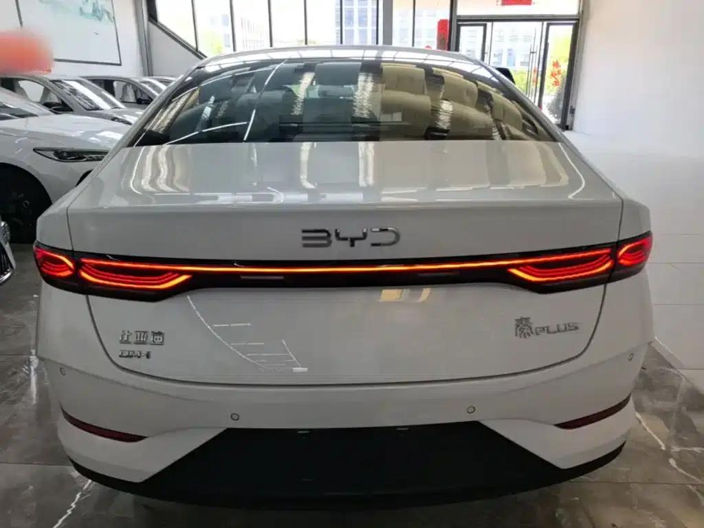 Qin PLUS 2025 DM-i Smart Driving Edition 128KM Progressive Model — миниатюра 6