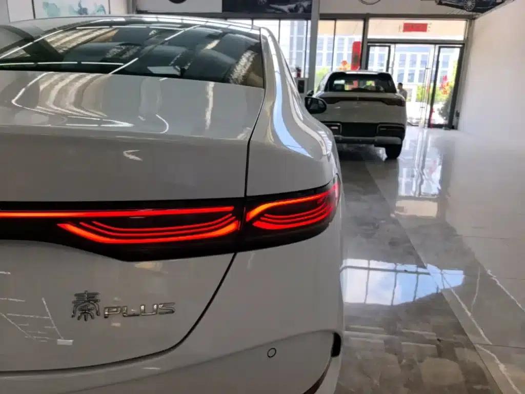 Qin PLUS 2025 DM-i Smart Driving Edition 128KM Progressive Model — миниатюра 8