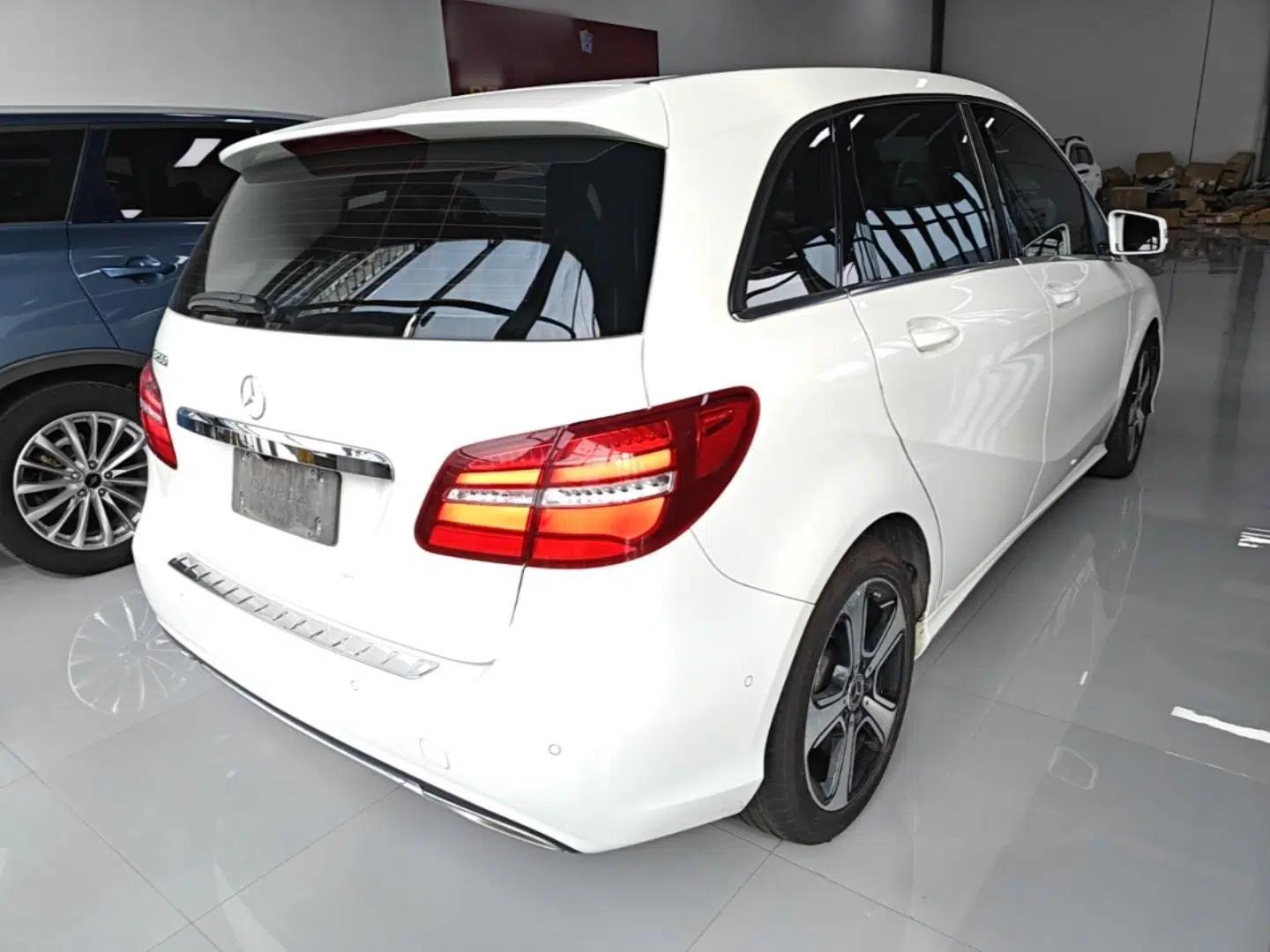 Mercedes-Benz B-Class 2017 B 200 Fashion Model — миниатюра 6