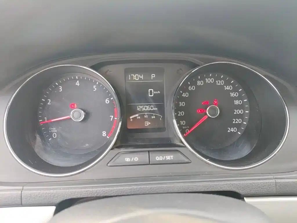 2015 Volkswagen Lavida 1.6L Automatic Comfort Edition — миниатюра 12