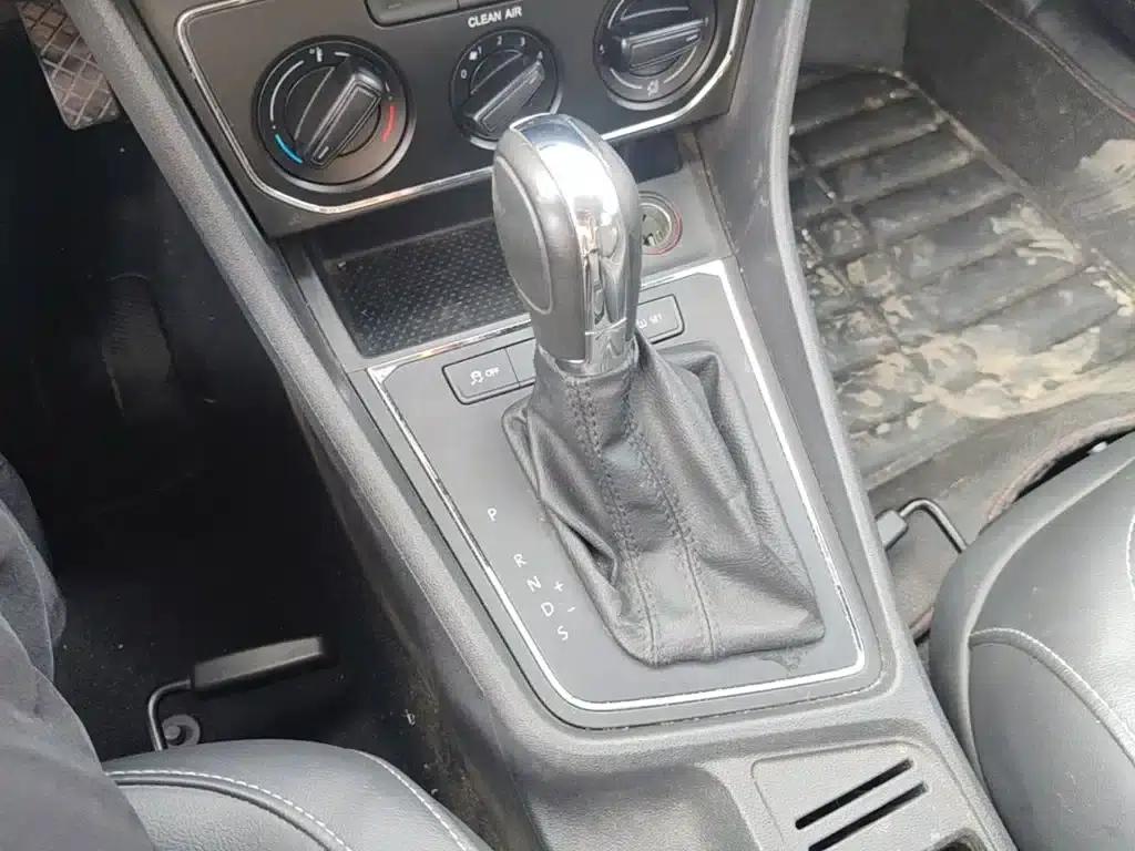 2015 Volkswagen Lavida 1.6L Automatic Comfort Edition — миниатюра 14