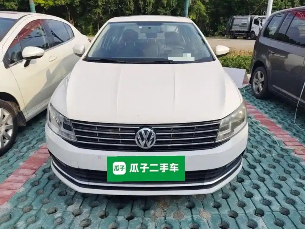 2015 Volkswagen Lavida 1.6L Automatic Comfort Edition — миниатюра 3