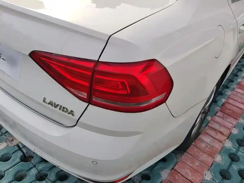2015 Volkswagen Lavida 1.6L Automatic Comfort Edition — миниатюра 8