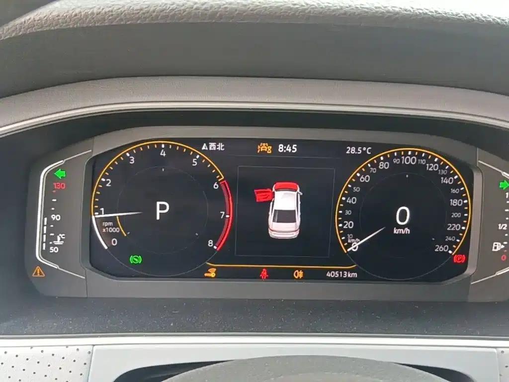 2023 Volkswagen Lavida Facelift 1.5L Automatic Five Million Edition — миниатюра 12